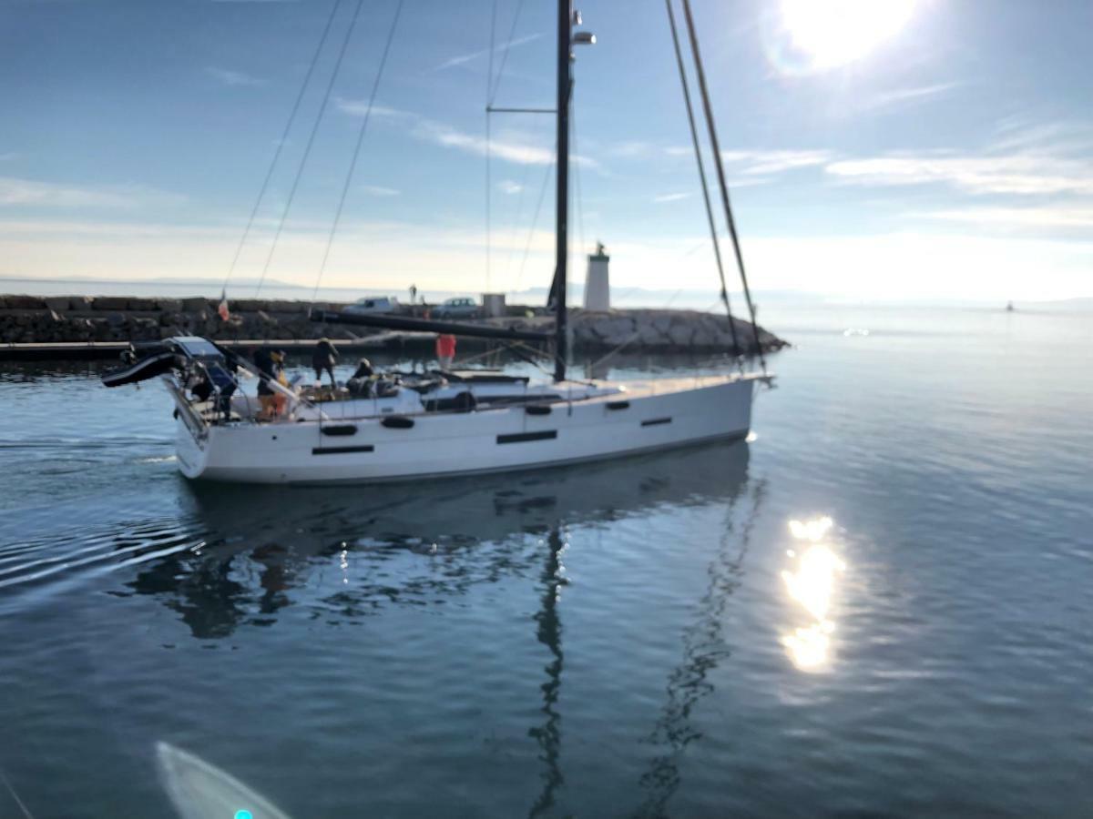 Residence Port Hyeres Les Palmiers Bagian luar foto